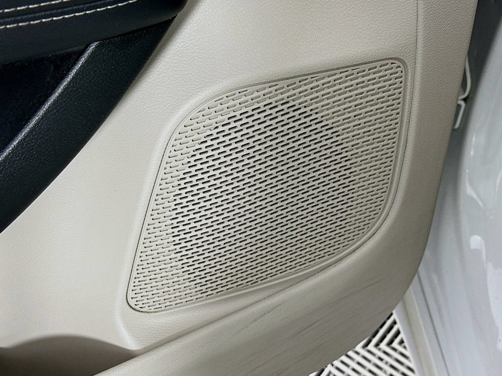 Certified 2023 Chrysler Voyager LX FWD image 27