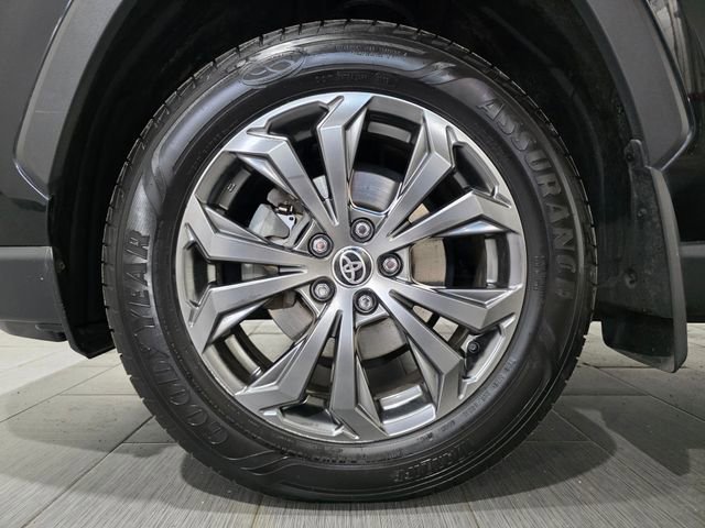 Used 2023 Toyota RAV4 XLE Premium image 23