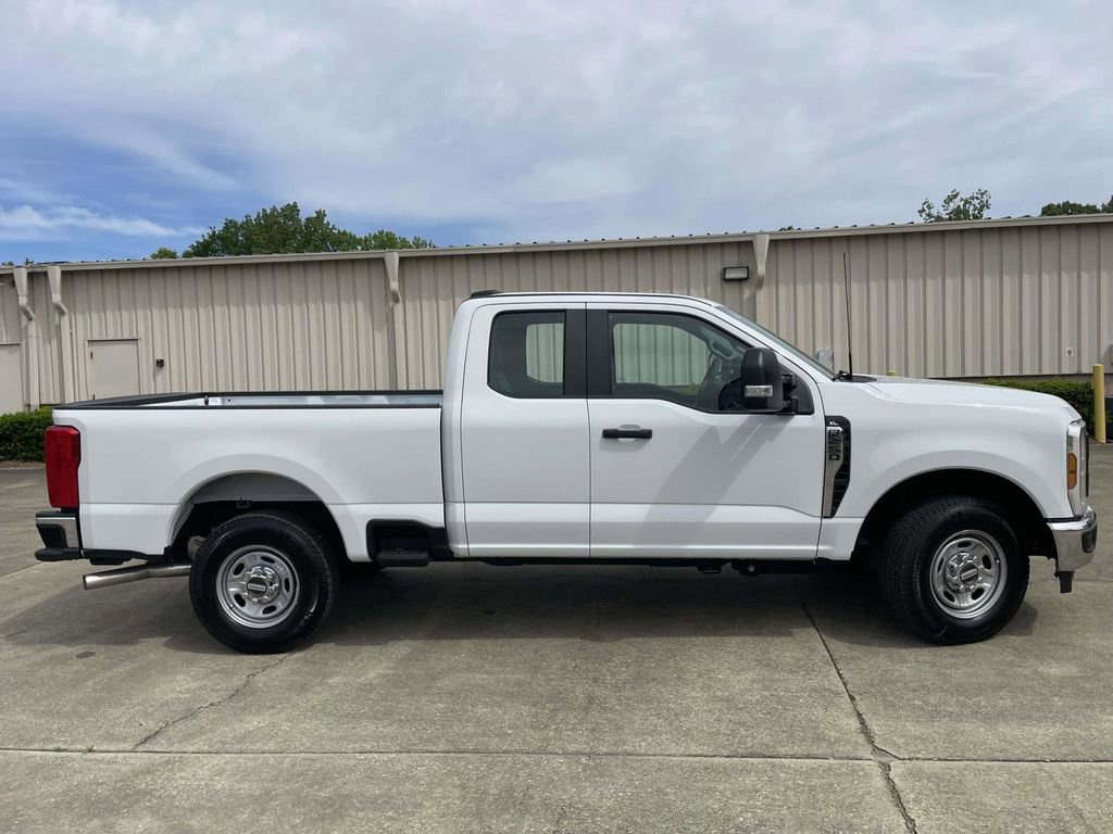 Used 2026 Ford F250 XL w/ XL Driver Assist Package RWD image 2
