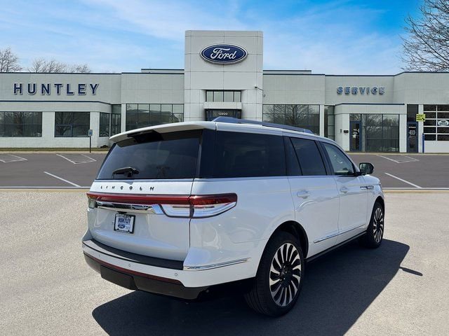 Used 2024 Lincoln Navigator Black Label image 5