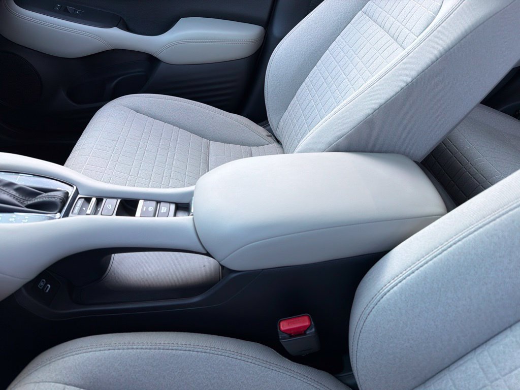 Used 2027 Honda HR-V LX image 13