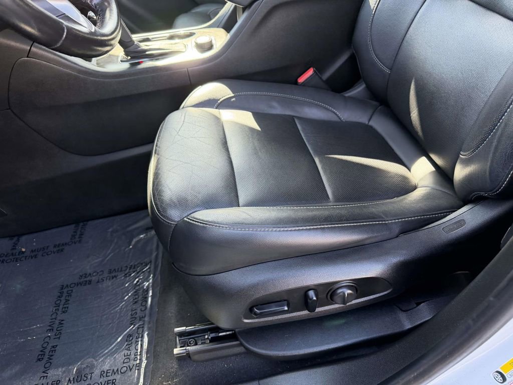 Used 2019 GMC Acadia SLT w/ Black Edition image 17