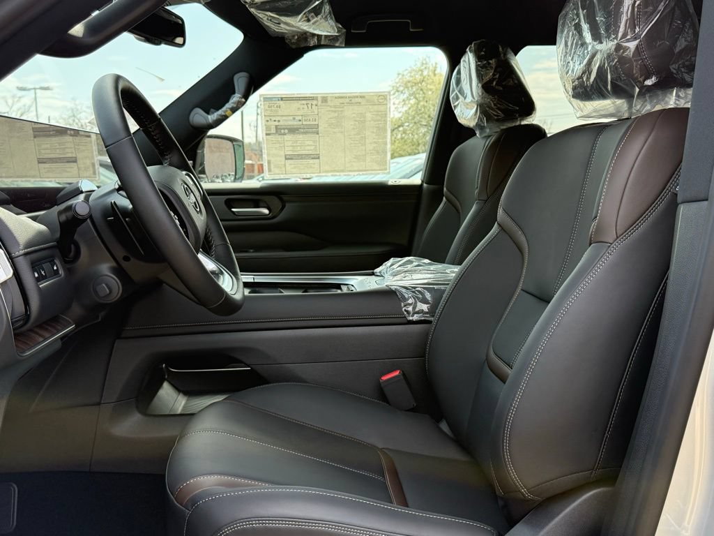 New 2026 Nissan Armada SL w/ Captain's Chari Seat Package AWD/4WD image 18