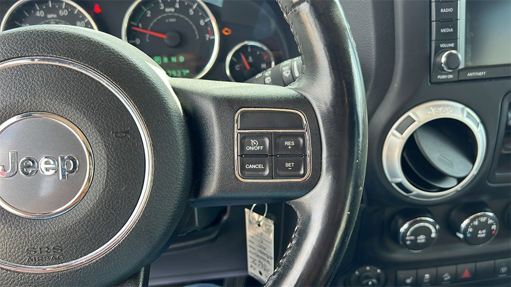 Used 2016 Jeep Wrangler Unlimited Sahara w/ Dual Top Group image 17