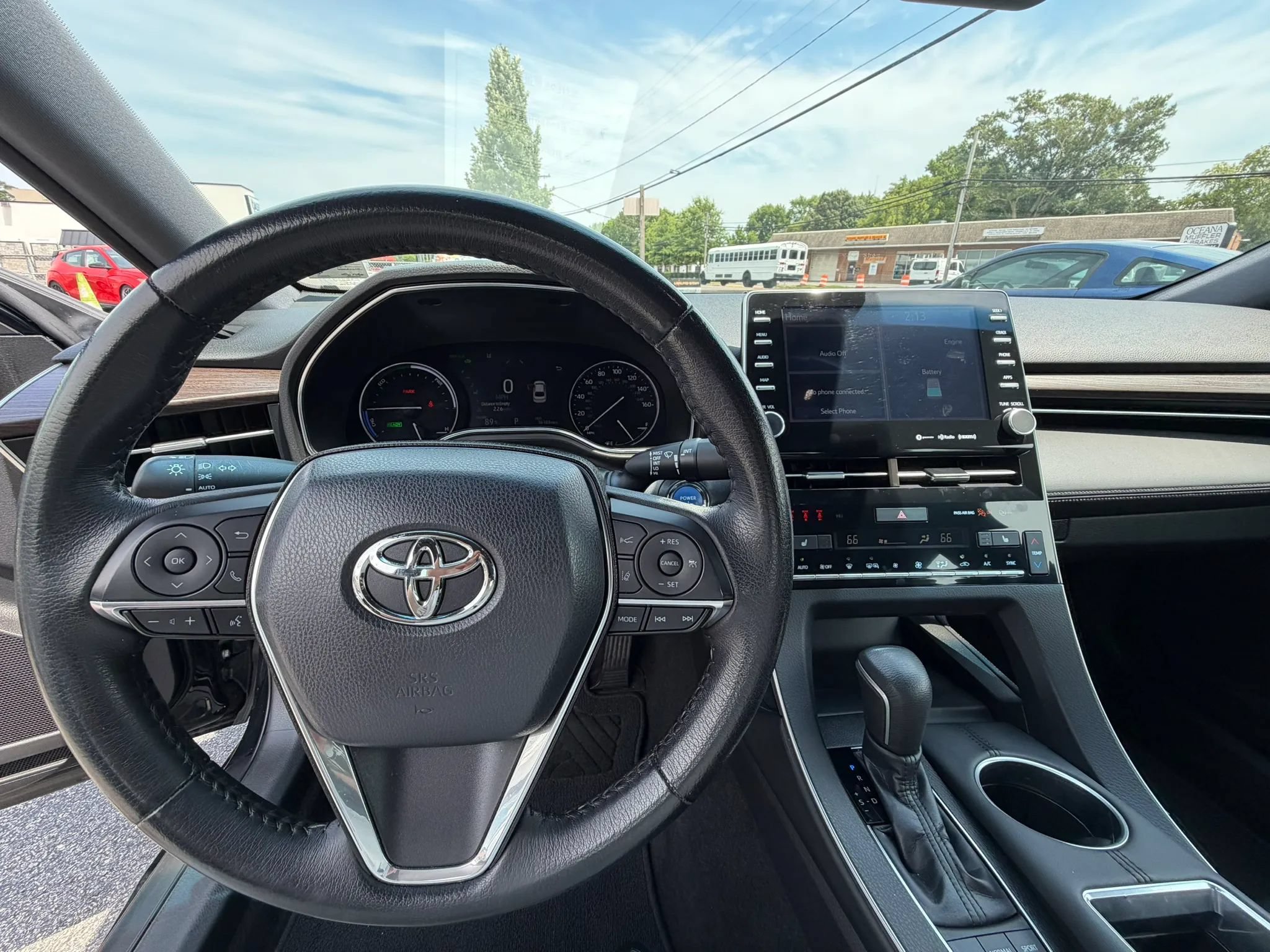 Used 2019 Toyota Avalon XLE FWD image 26
