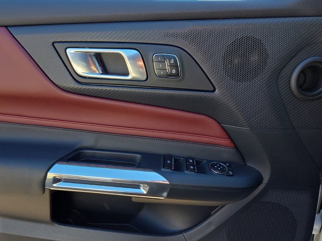 Used 2025 Ford Mustang Premium image 25