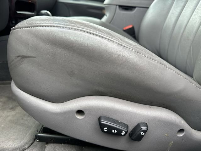 Used 1999 Chrysler Concorde LXi image 12