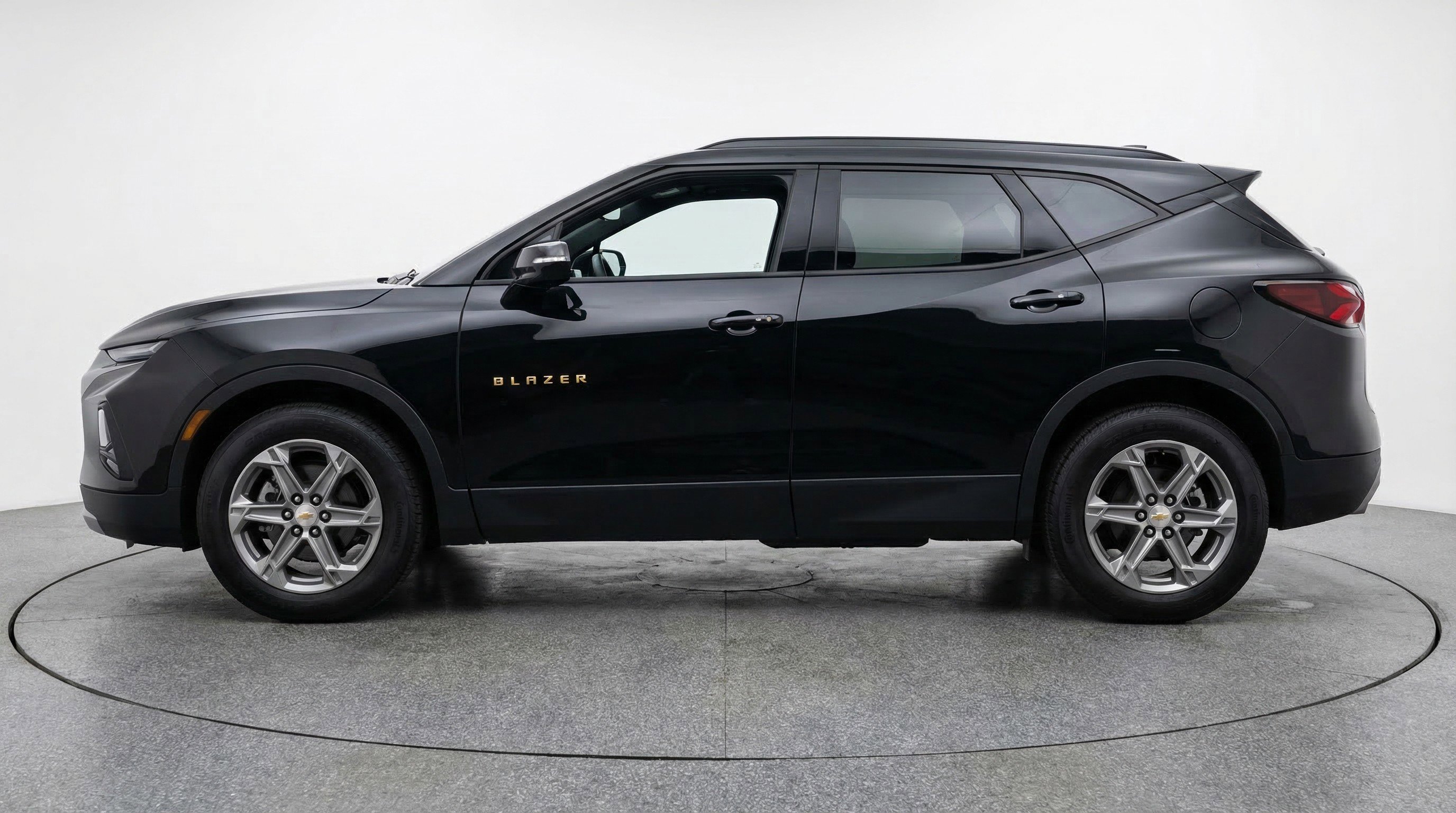 Used 2025 Chevrolet Blazer LT image 5