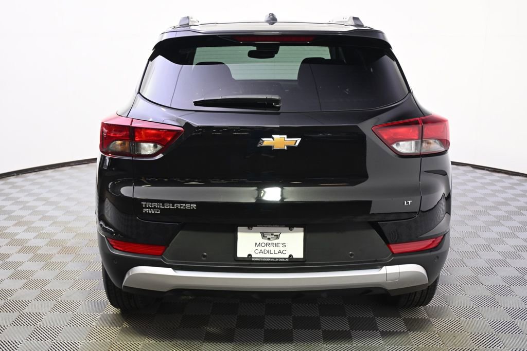 Used 2025 Chevrolet TrailBlazer LT w/ Convenience Package AWD/4WD image 5