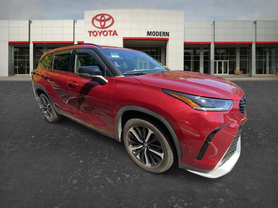 Used 2021 Toyota Highlander XSE FWD image 17