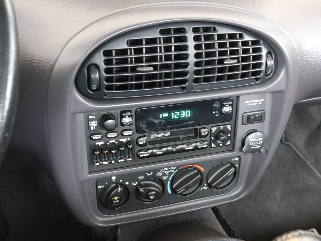 Used 2001 Chrysler Prowler RWD image 27