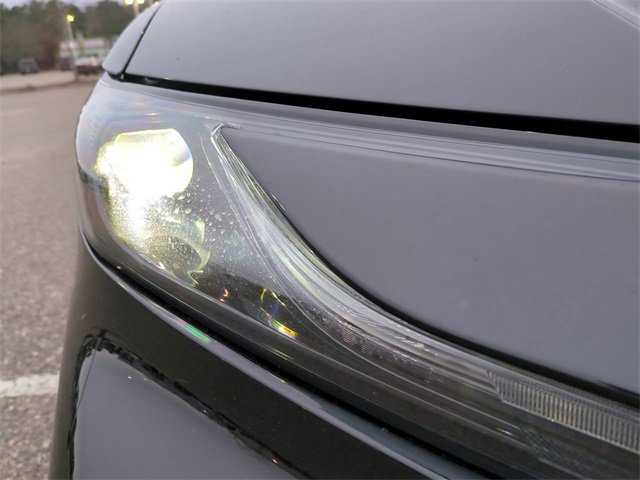 Used 2025 Toyota Camry SE image 10