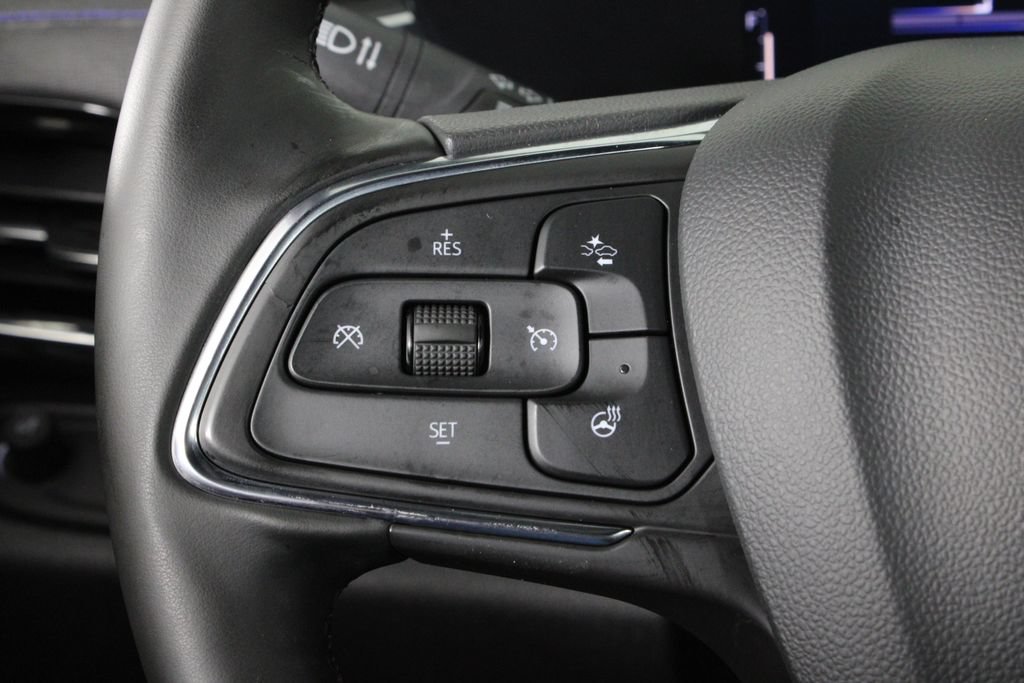 Used 2025 Buick Envista Sport Touring w/ Convenience I Package FWD image 27