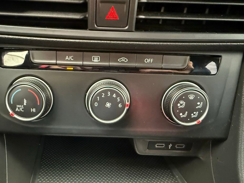 Used 2023 Volkswagen Jetta Sport image 36