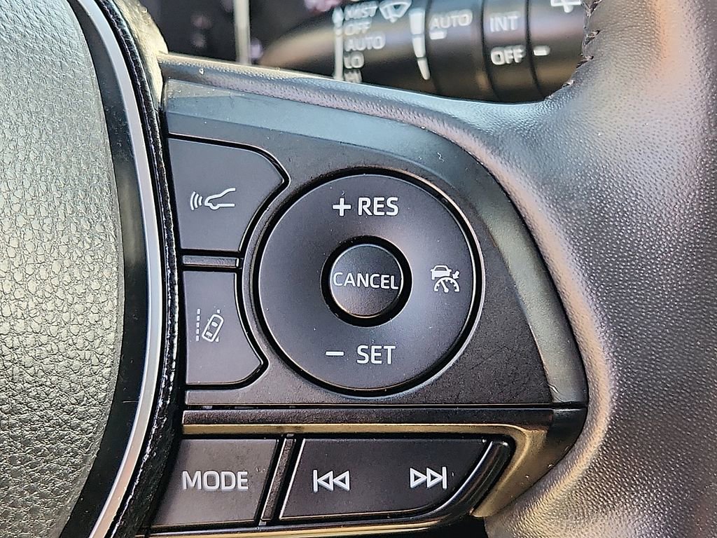 Used 2021 Toyota RAV4 Limited image 23