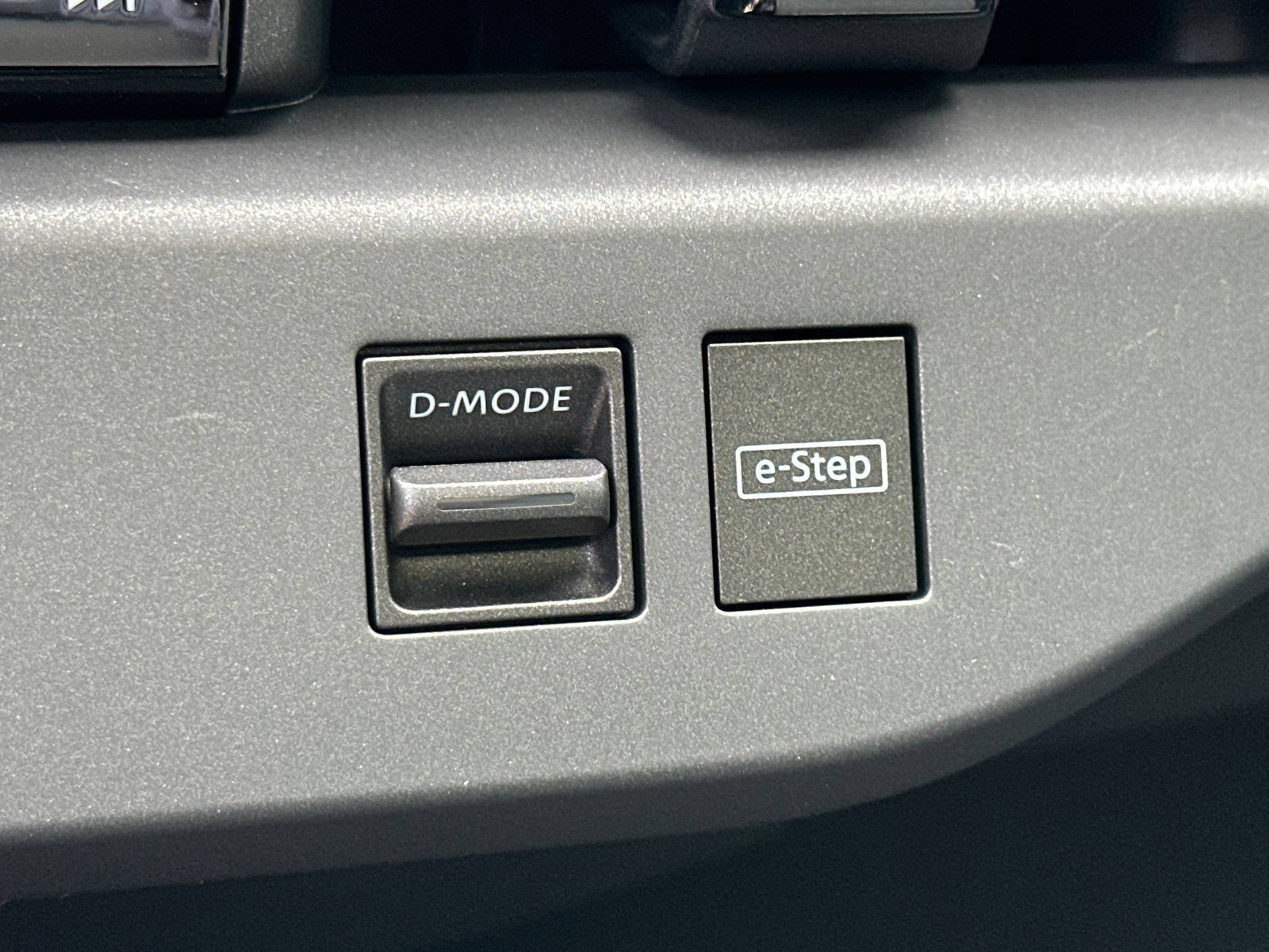 New 2026 Nissan Leaf Platinum+ FWD image 31