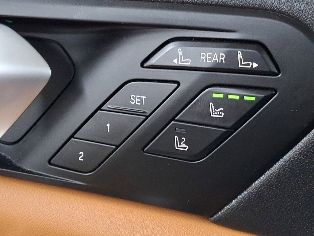 Certified 2023 BMW X7 xDrive40i w/ Executive Package image 23