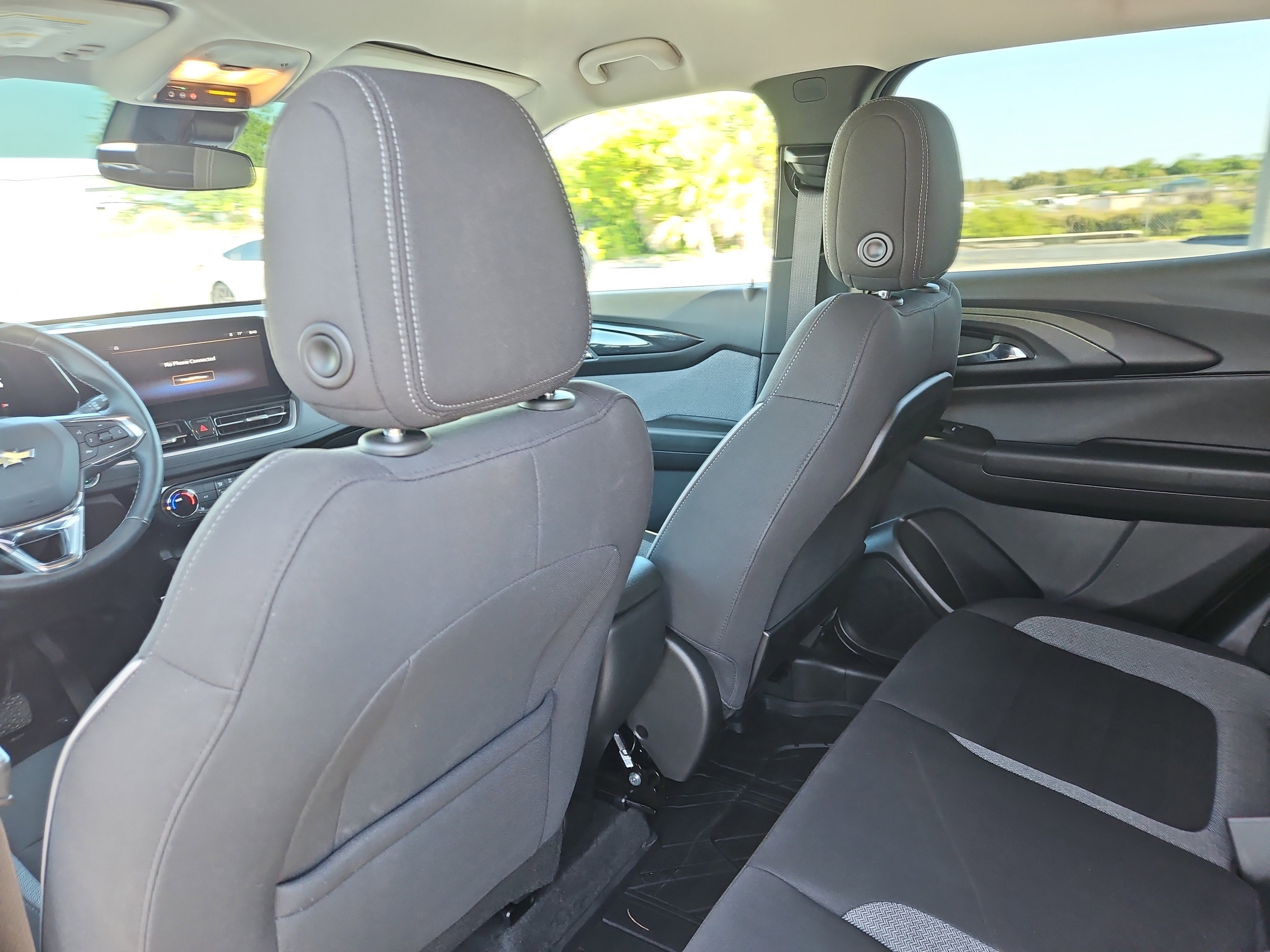 Used 2026 Chevrolet TrailBlazer LT w/ LT Cold Weather Package FWD image 11