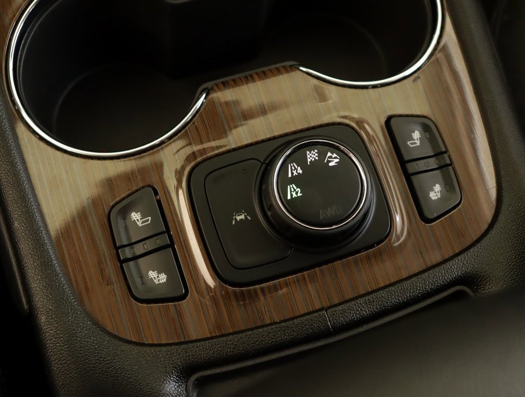 Used 2023 GMC Acadia SLE w/ Driver Convenience Package image 17