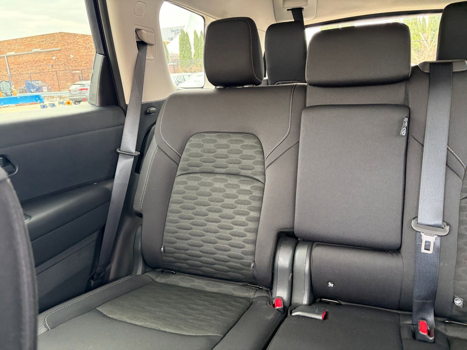 Used 2025 Nissan Pathfinder SV image 41