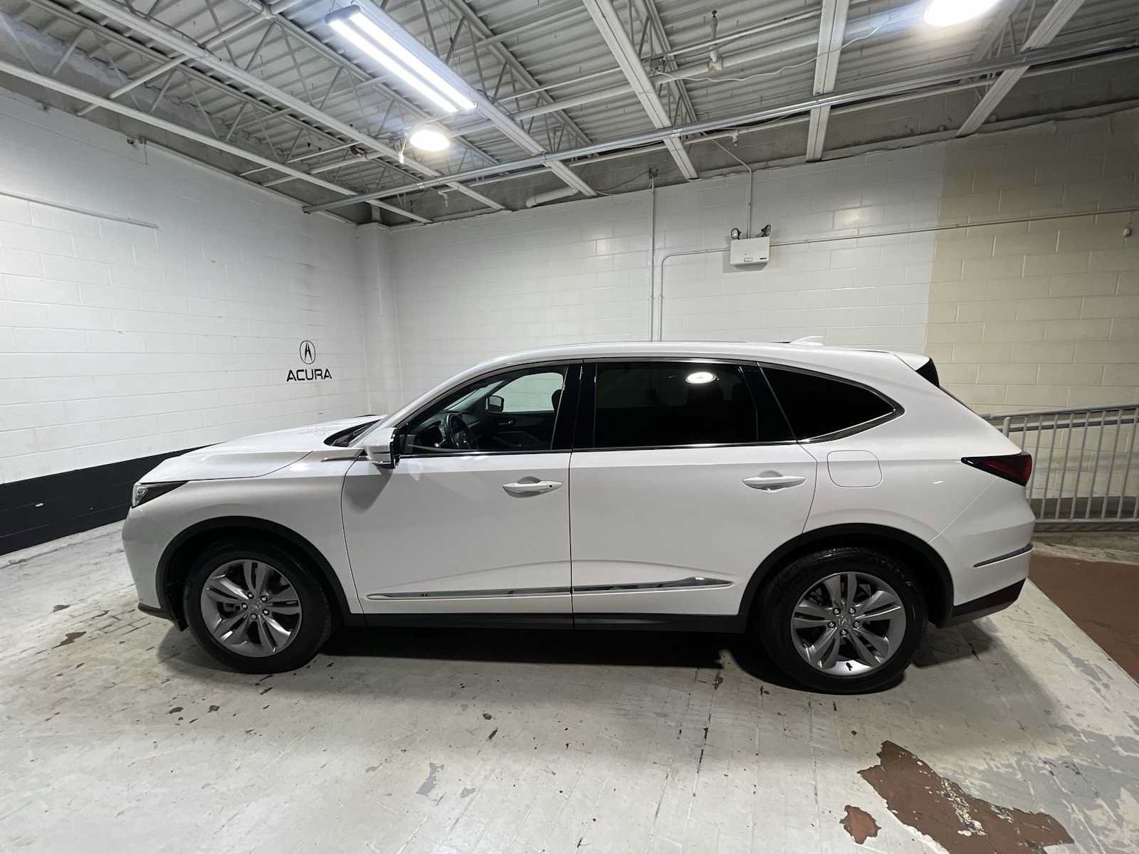 Certified 2025 Acura MDX SH-AWD image 3