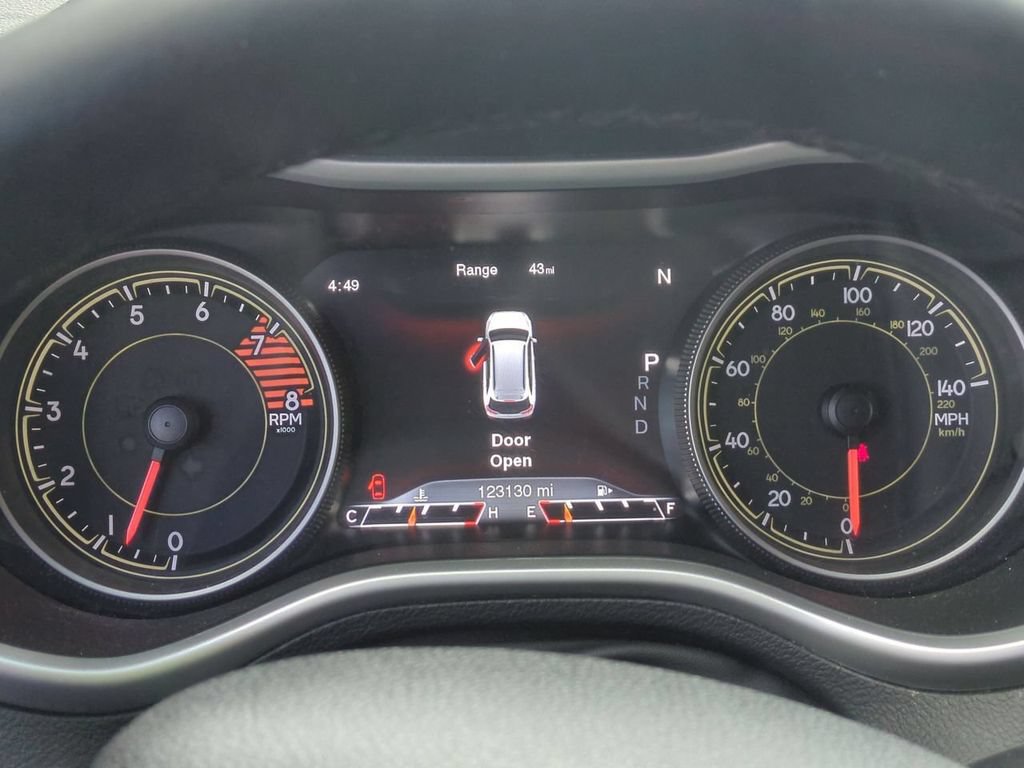 Used 2016 Jeep Cherokee Trailhawk AWD/4WD image 17