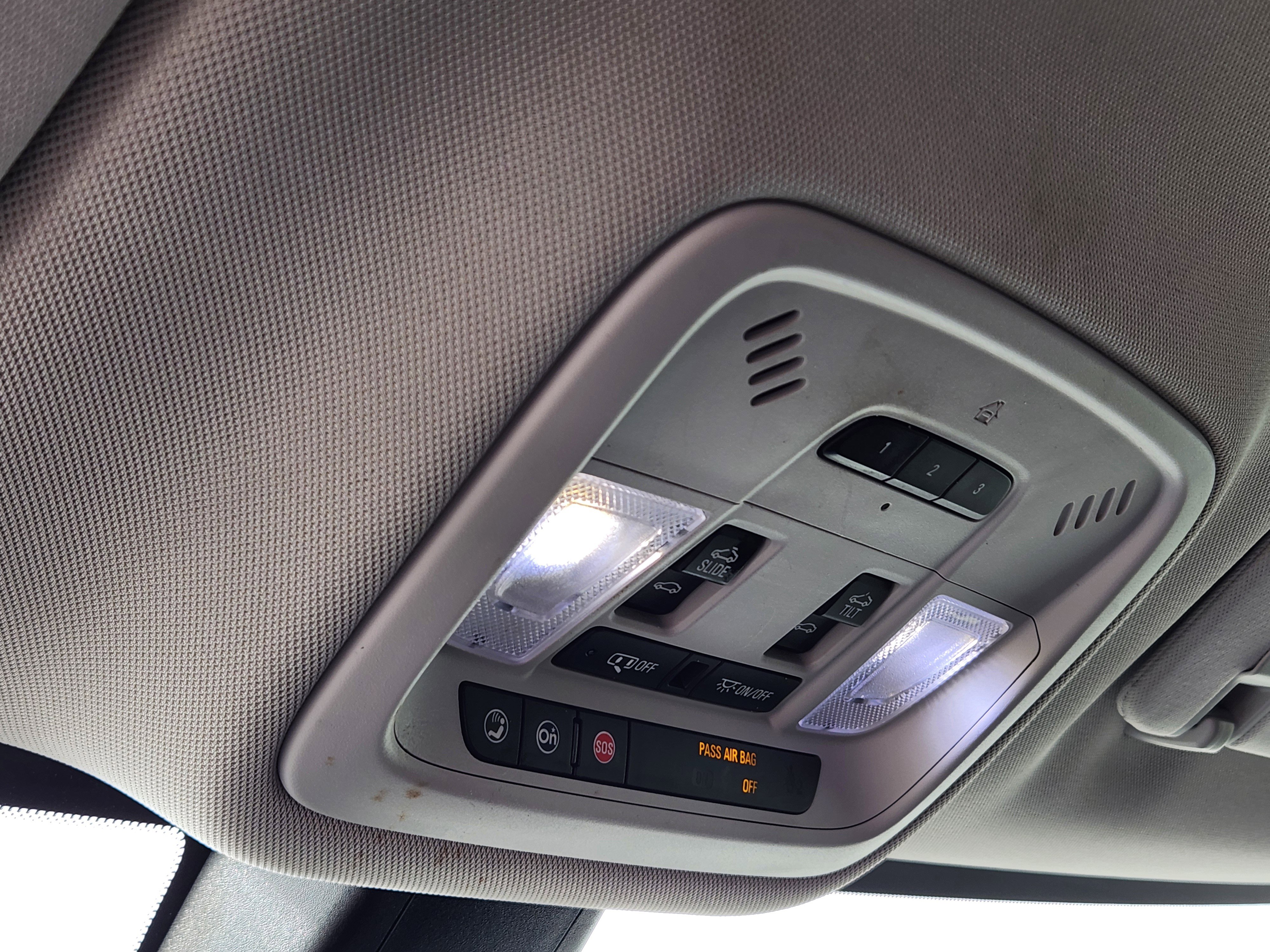 Used 2019 Chevrolet Traverse Premier w/ Driver Confidence II Package image 34