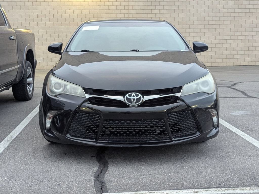 Used 2017 Toyota Camry SE FWD image 2