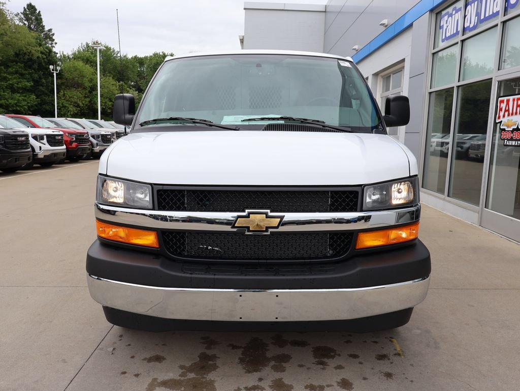 New 2026 Chevrolet Express 3500 Extended w/ Driver Convenience Package RWD image 5
