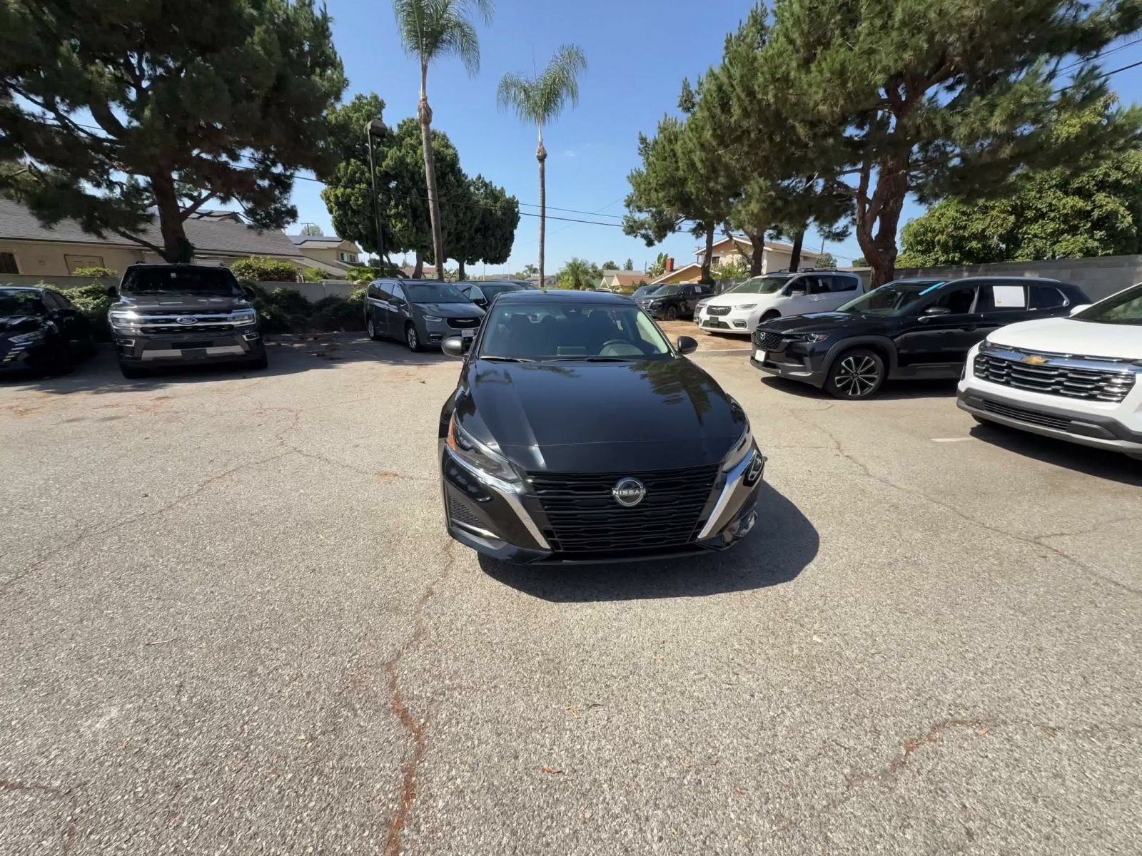 Used 2025 Nissan Altima 2.5 SV FWD image 4