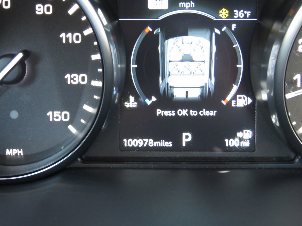 Used 2019 Land Rover Discovery Sport HSE image 21