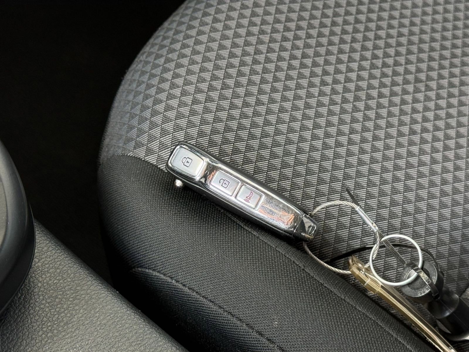Used 2025 Kia Soul LX w/ LX Technology Package image 21