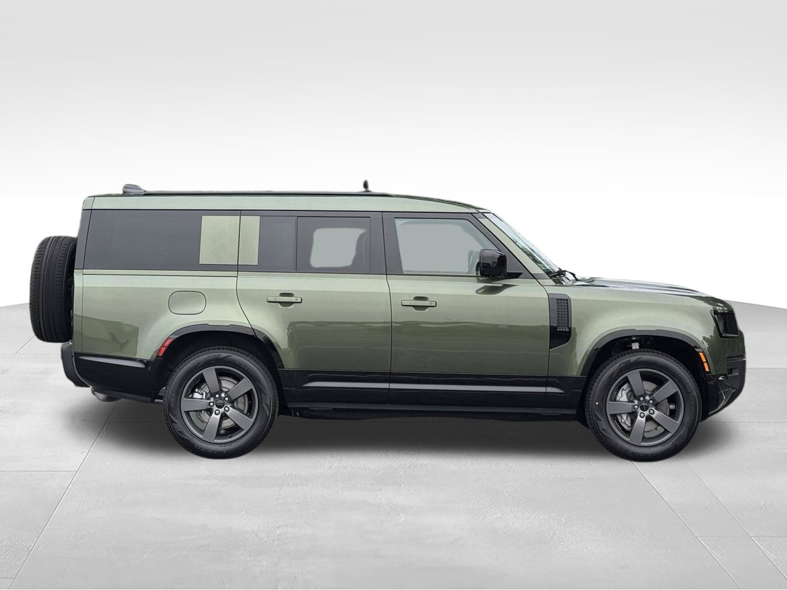 New 2026 Land Rover Defender 130 X-Dynamic SE AWD/4WD image 7