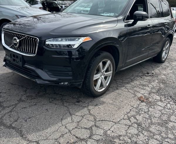 Used 2023 Volvo XC90 B5 Core w/ Protection Package Premier image 2
