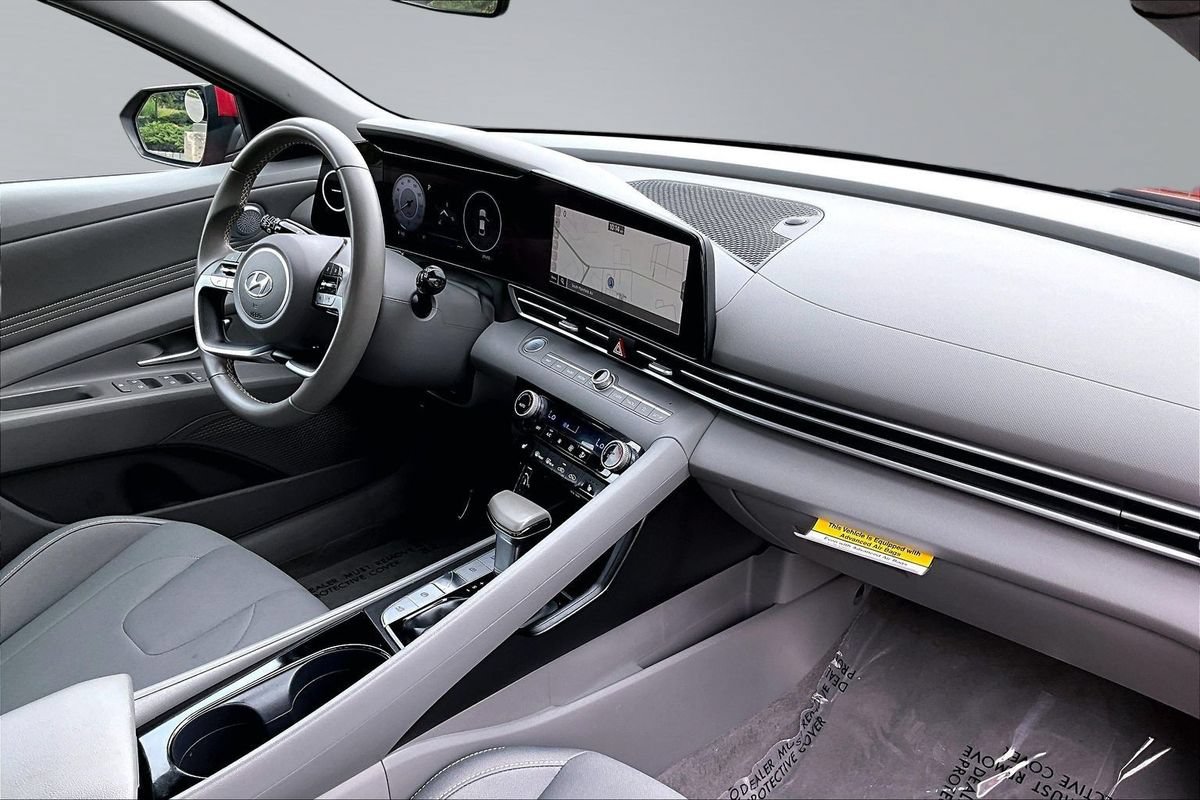 Used 2023 Hyundai Elantra SEL w/ Convenience Package FWD image 12