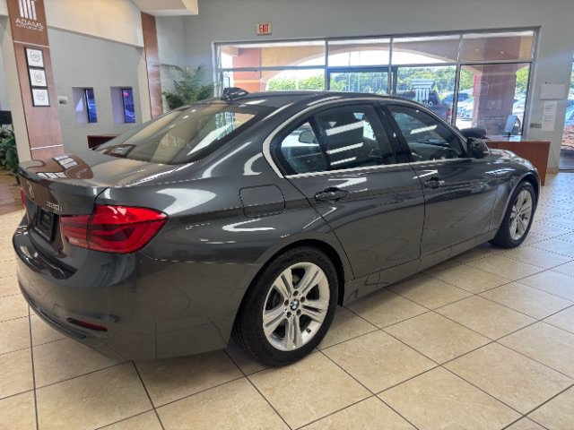 Used 2018 BMW 330i Sedan RWD image 4
