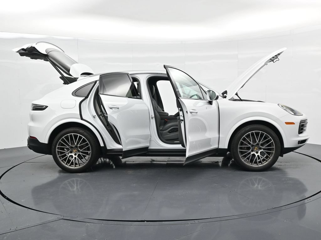 Certified 2022 Porsche Cayenne Platinum Edition AWD/4WD image 24