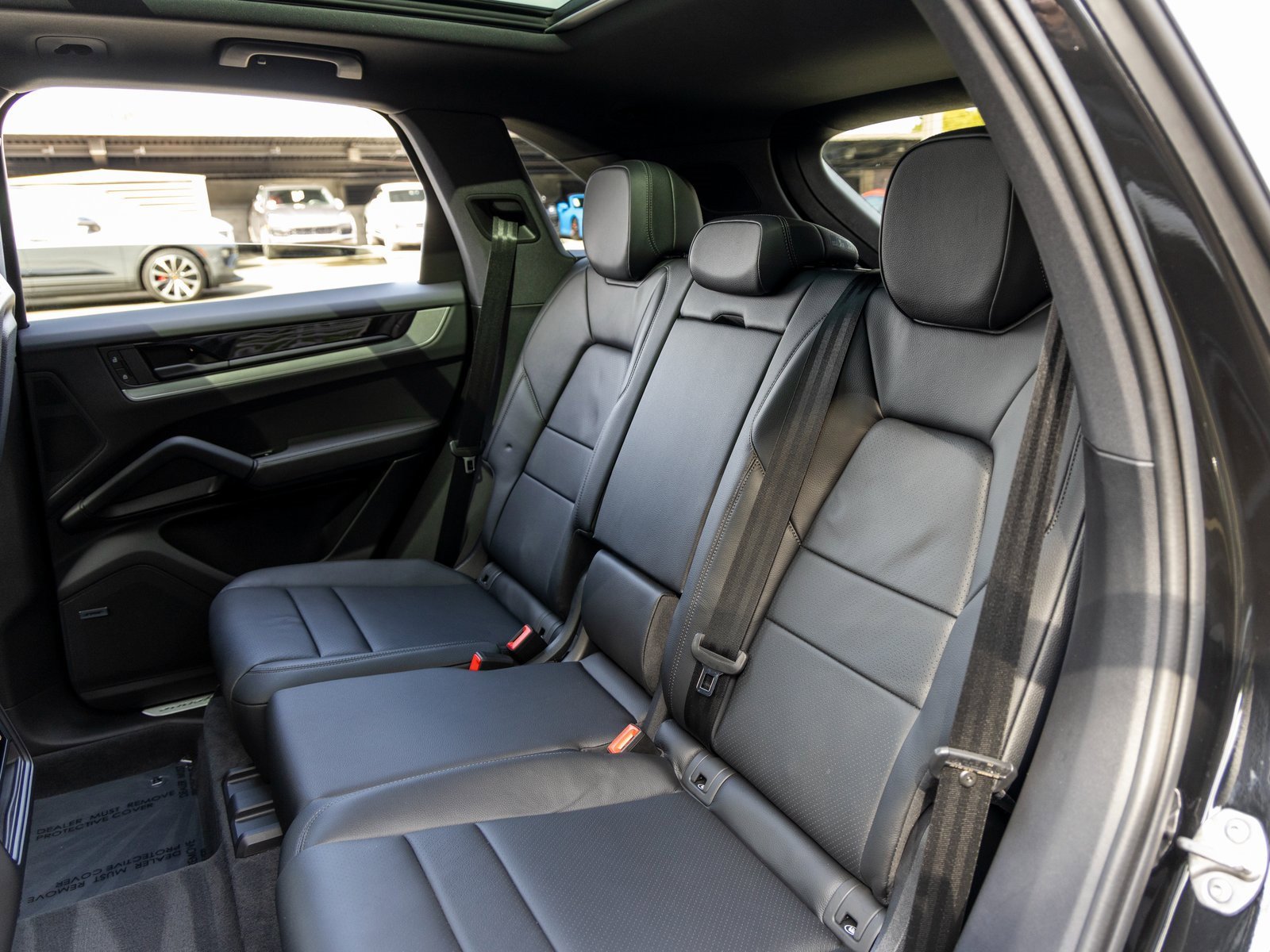 Certified 2025 Porsche Cayenne image 44