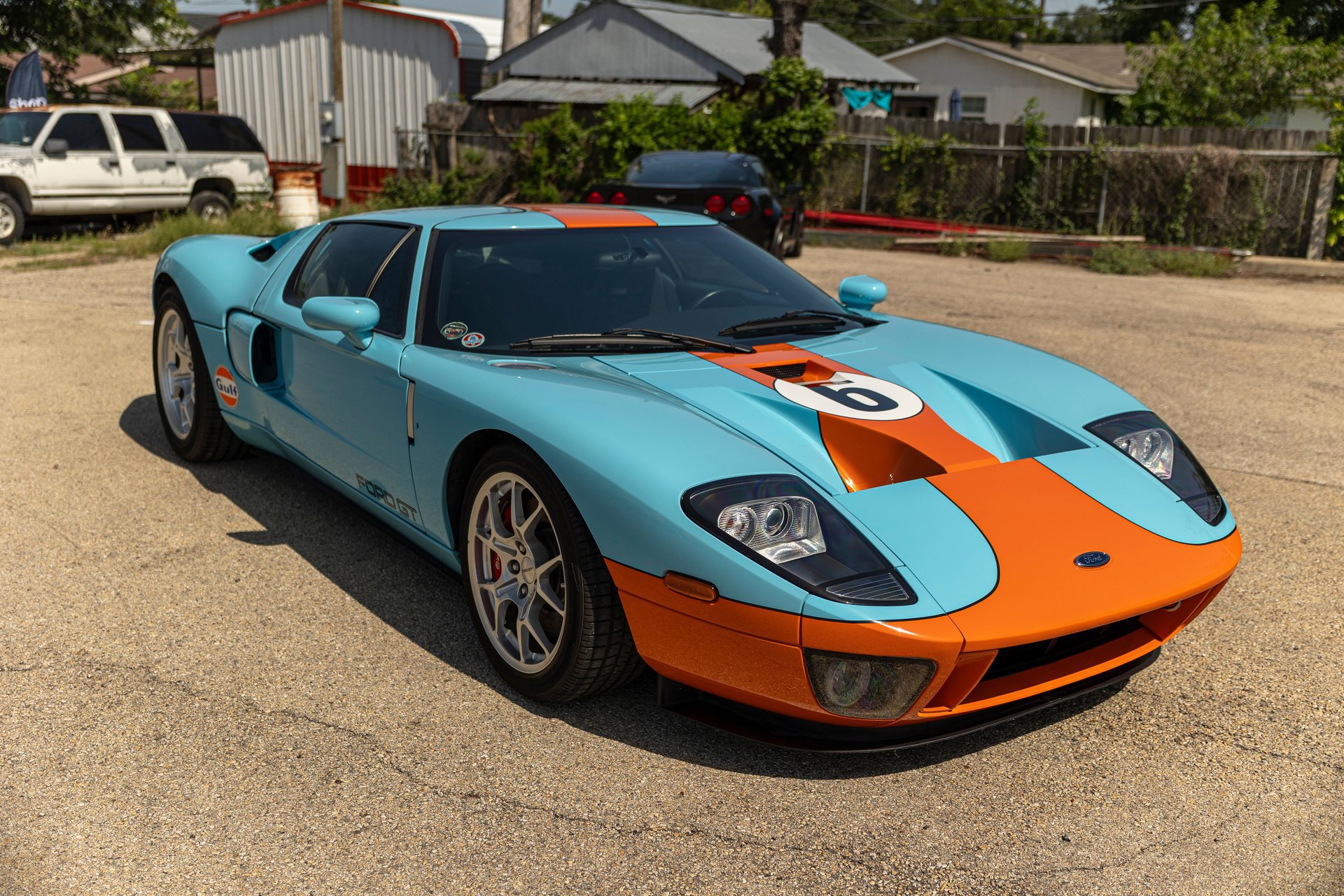 Used 2006 Ford GT RWD image 12