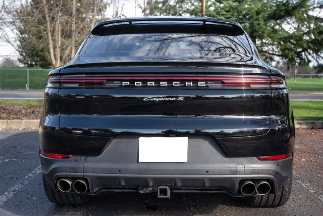 Used 2024 Porsche Cayenne S AWD/4WD image 7