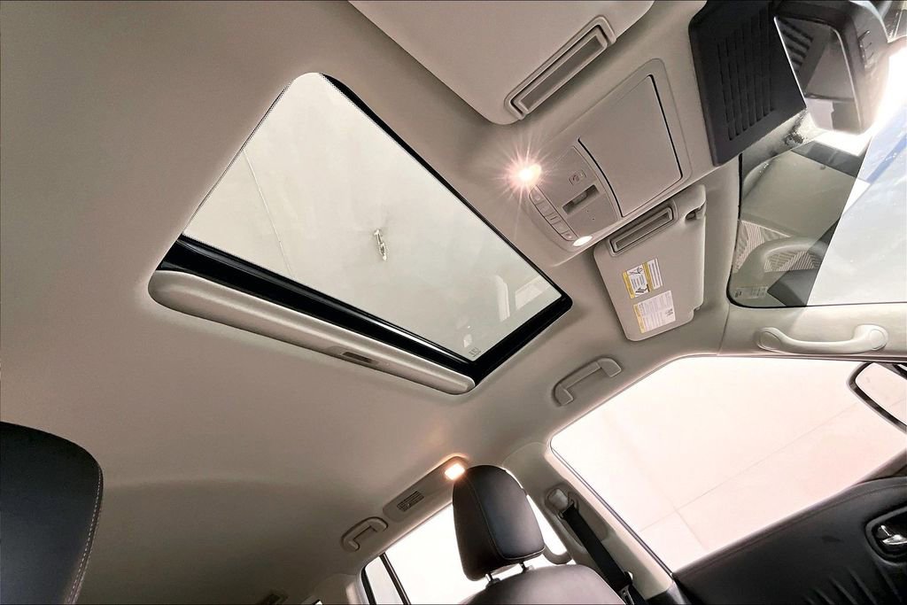 Used 2024 Nissan Armada Platinum w/ Captain's Chairs Package image 22