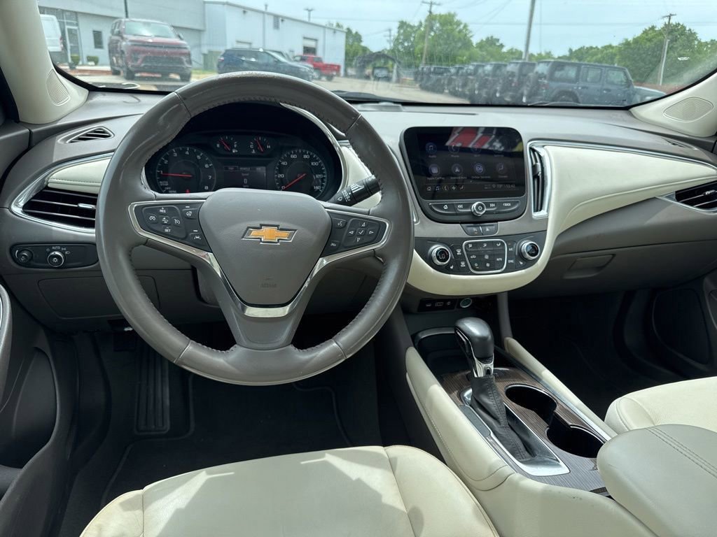 Used 2021 Chevrolet Malibu LT w/ Leather Package FWD image 20