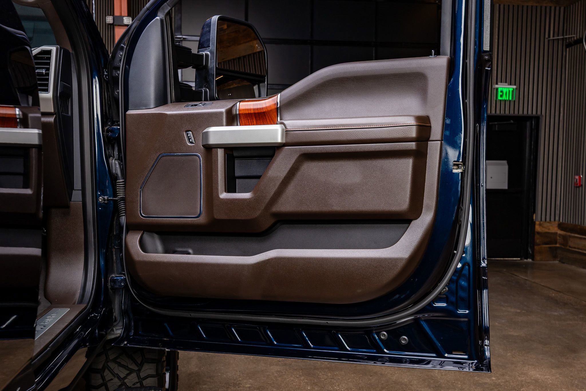 Used 2022 Ford F250 King Ranch w/ King Ranch Ultimate Package AWD/4WD image 37