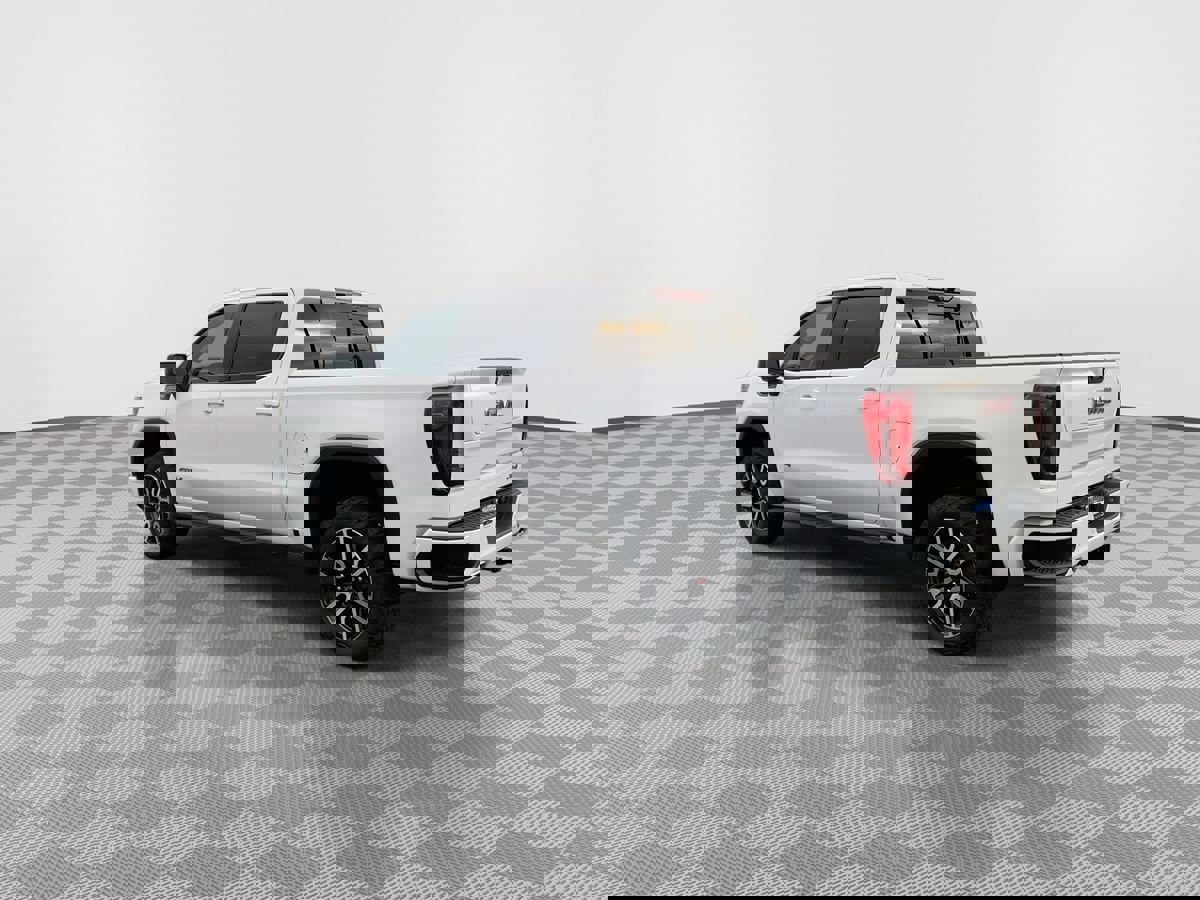 Used 2024 GMC Sierra 1500 AT4 w/ Technology Package image 5