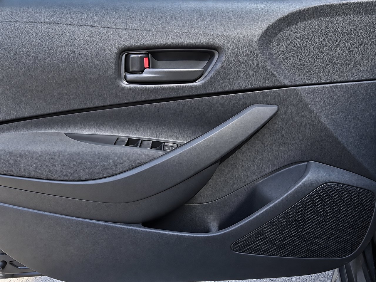 Used 2025 Toyota Corolla LE FWD image 11