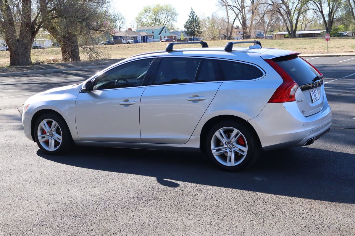 Used 2015 Volvo V60 T5 Platinum image 8