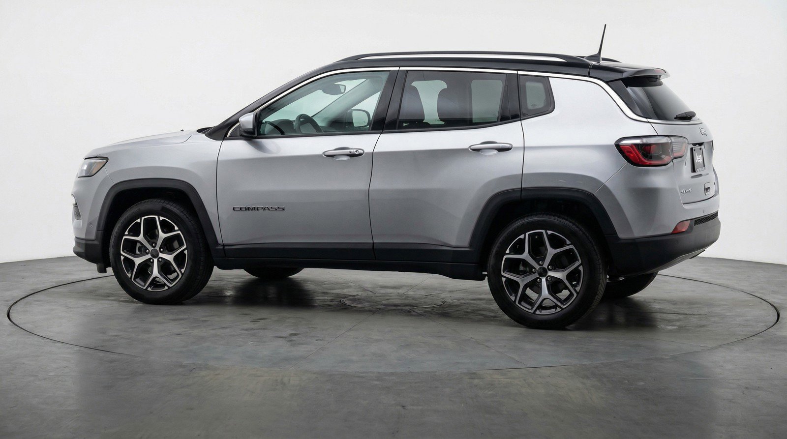 Used 2025 Jeep Compass Limited image 5