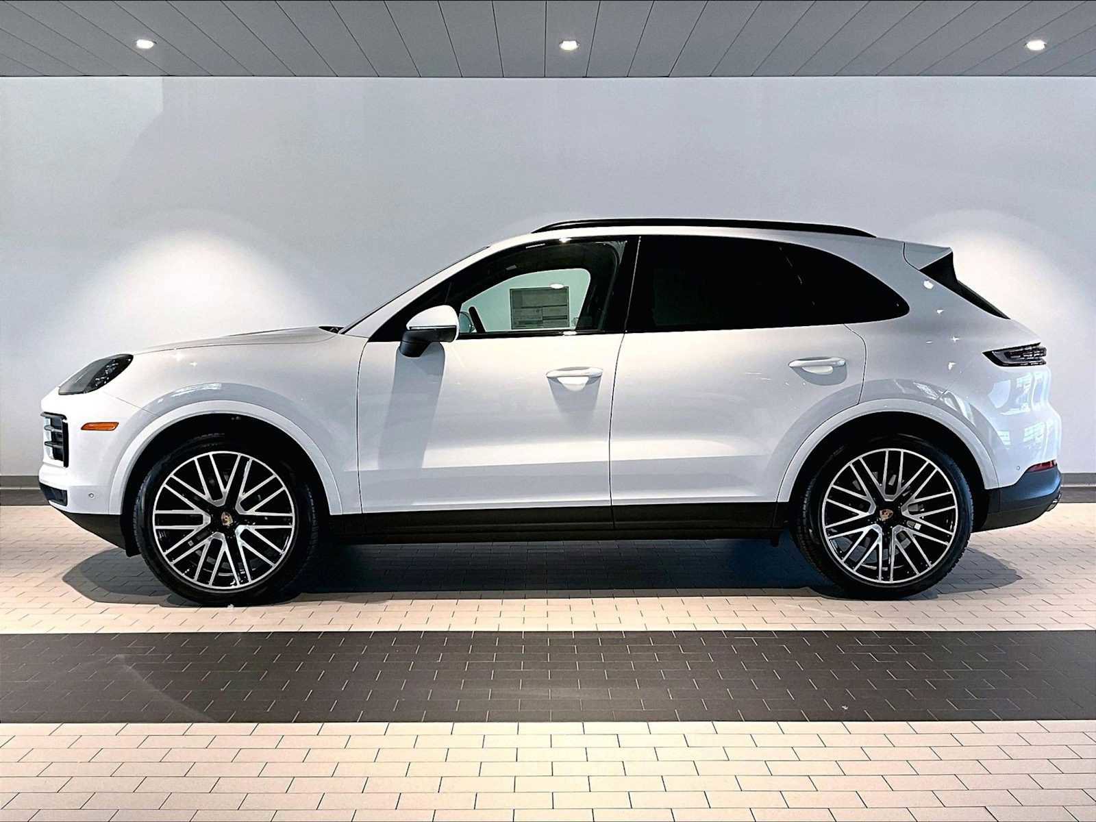 New 2026 Porsche Cayenne AWD/4WD image 2