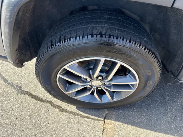 Used 2018 Jeep Grand Cherokee Limited image 13