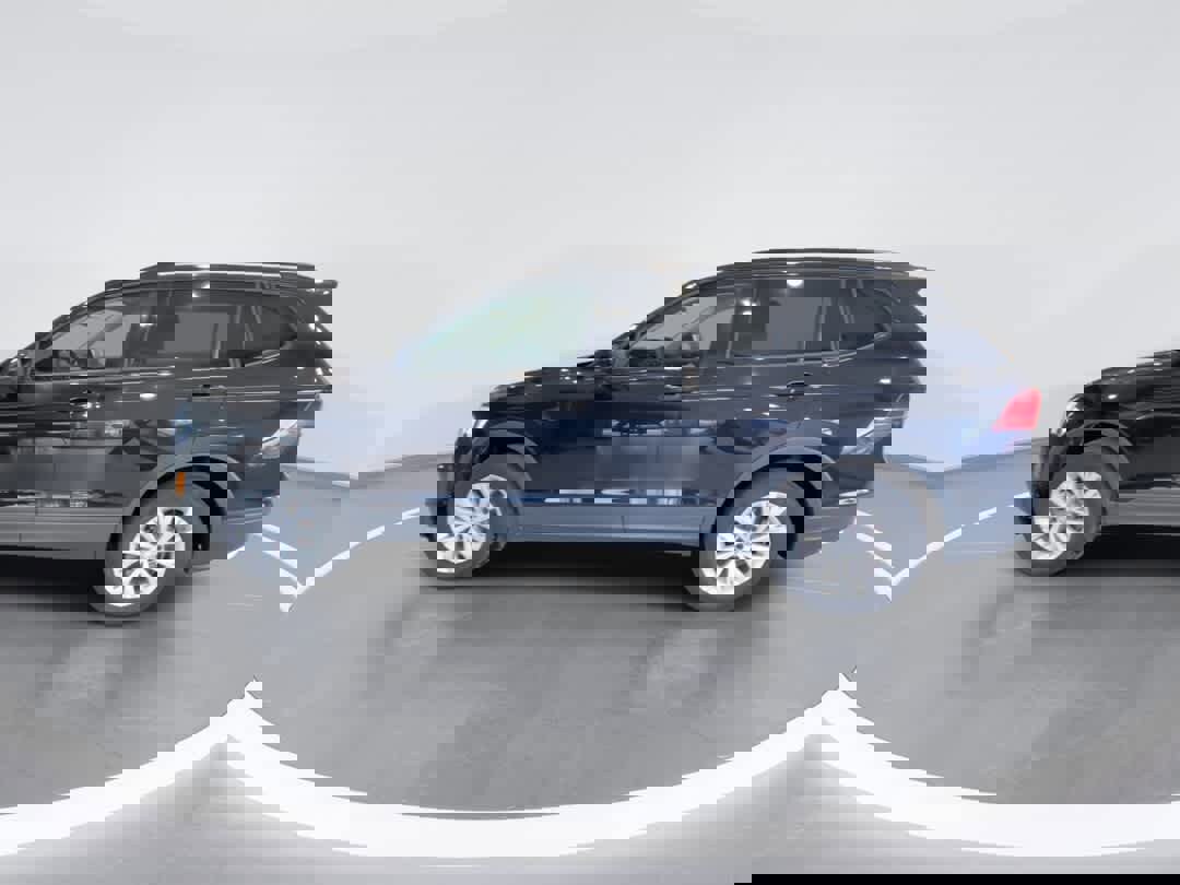 Used 2019 Volkswagen Tiguan S image 5